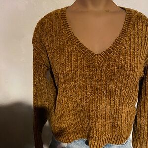Cozy V-Neck Ribbed Sweater in Brown